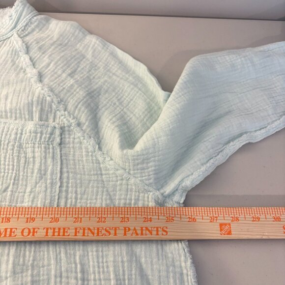 Aerie Women's Ocean Blue Oversized distressed coverup button shirt sz Medium NWT - Picture 12 of 14